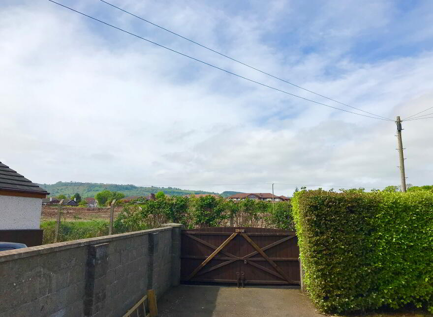 91 Belfast Road, Carrickfergus, BT38 8BY