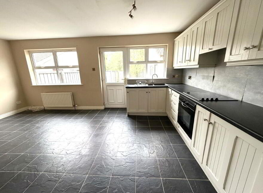 16 Riverside, Broughshane, Ballymena, BT42 4RZ
