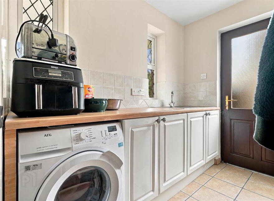 Oak Lodge, 10 Holly Park Road, Killinchy, BT23 6SN