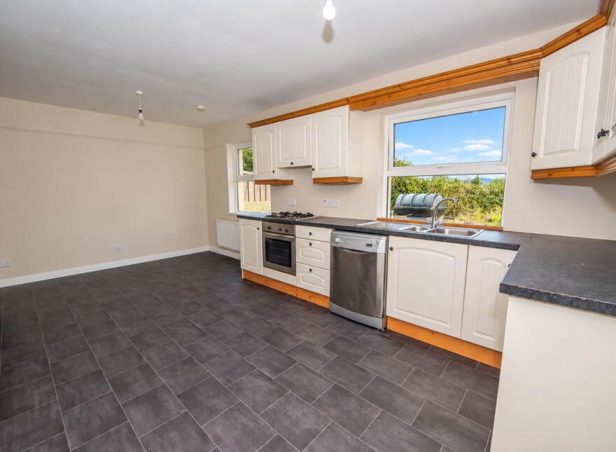 14 Glenview Park, Ballybofey, F93C9X7