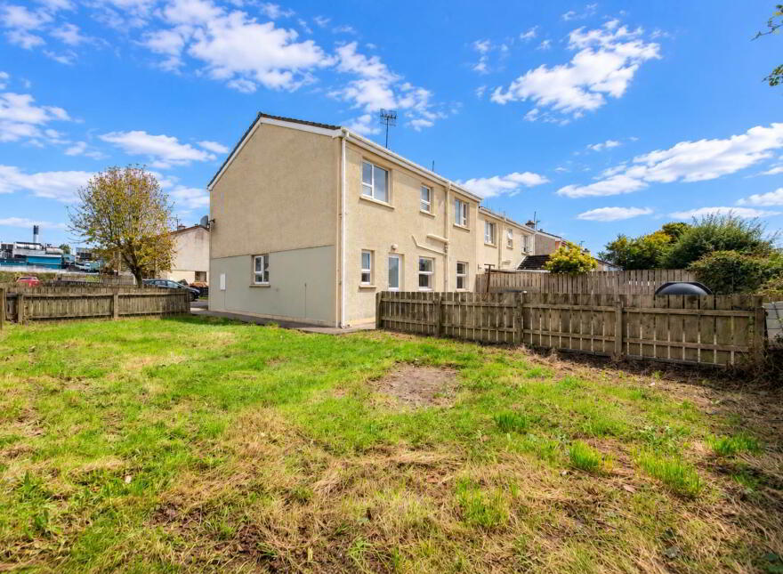 14 Glenview Park, Ballybofey, F93C9X7