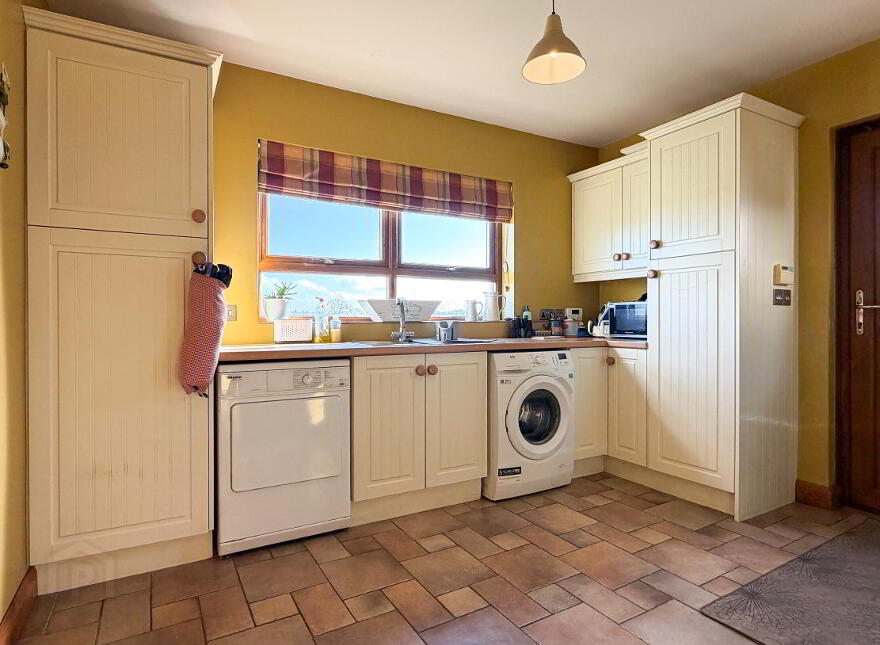 49 Ballyclogh Road, Bushmills, BT57 8UZ