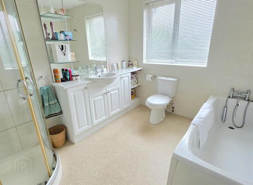 7 Hillview Green, Carrickfergus, BT38 8YX
