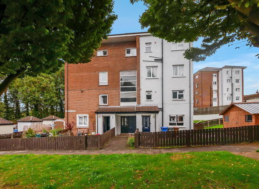 2c Castleboy Lodge, Off Belvoir Drive, Belfast, BT8 7BB