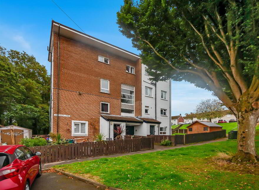 2c Castleboy Lodge, Off Belvoir Drive, Belfast, BT8 7BB