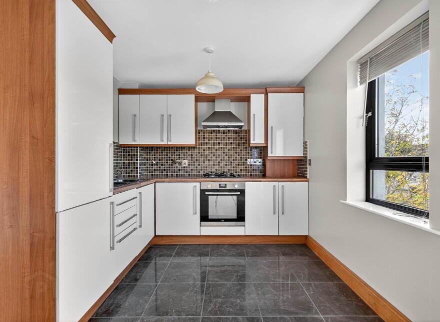 37 Drumadoon Square, Dundonald, Belfast, BT16 2QN