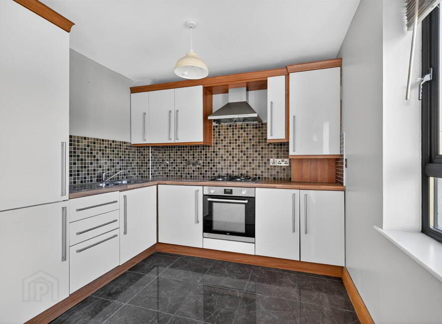 37 Drumadoon Square, Dundonald, Belfast, BT16 2QN