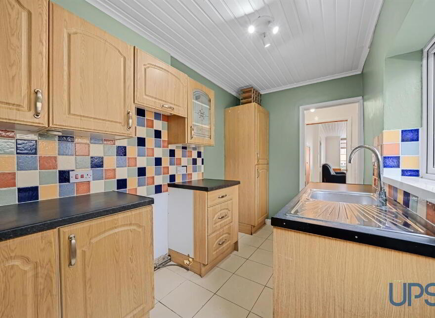 29 St. James's Road, Belfast, BT12 6EA