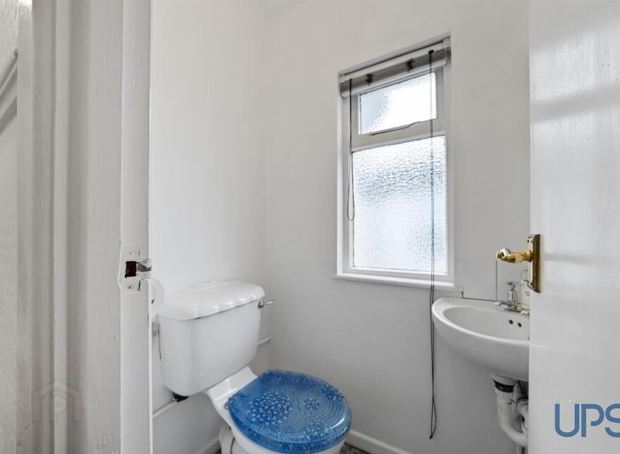29 St. James's Road, Belfast, BT12 6EA