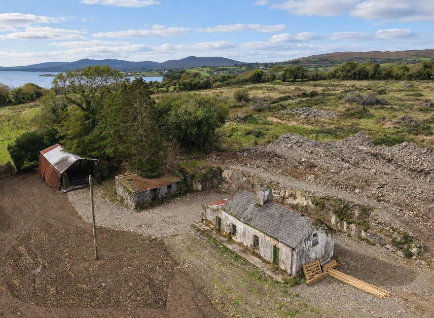 Murreagh, Durrus, Bantry, P75X386 photo