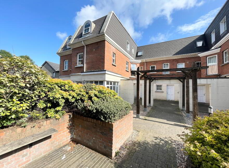 33 Ashley Courtyard, 1a Fane Street, Belfast, BT9 7JS