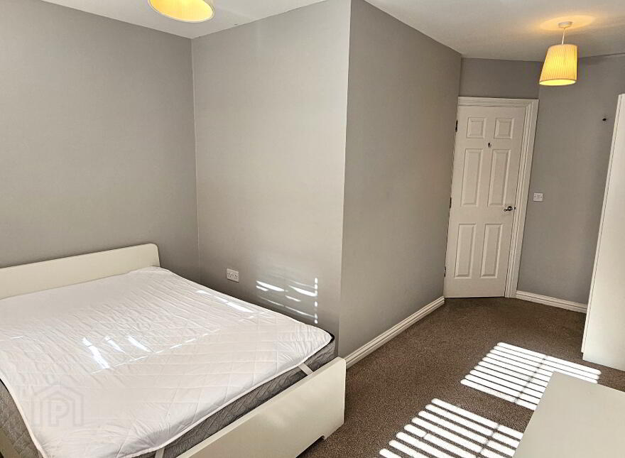 33 Ashley Courtyard, 1a Fane Street, Belfast, BT9 7JS