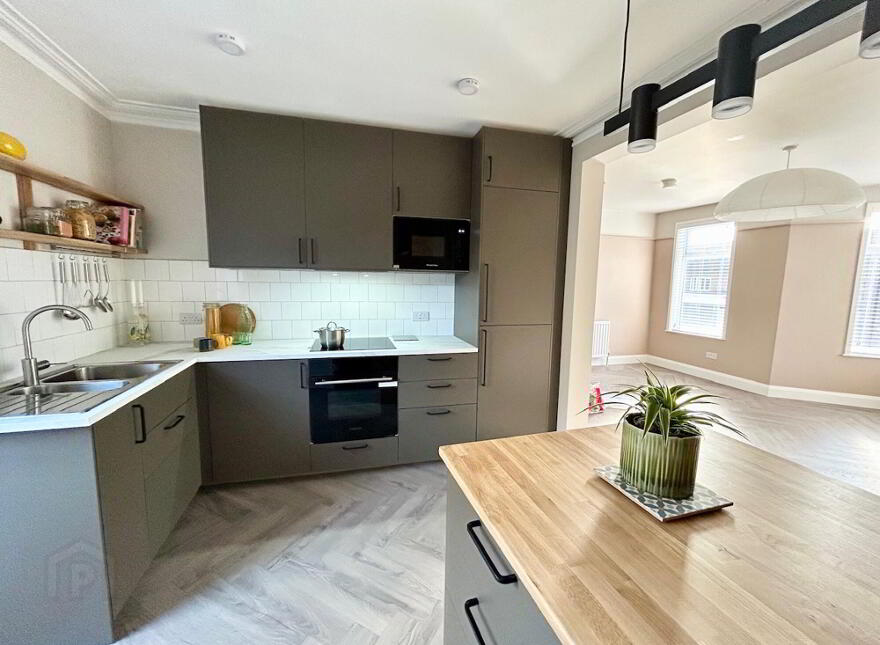 2a Willowfield Gardens, Belfast, BT6 9AZ