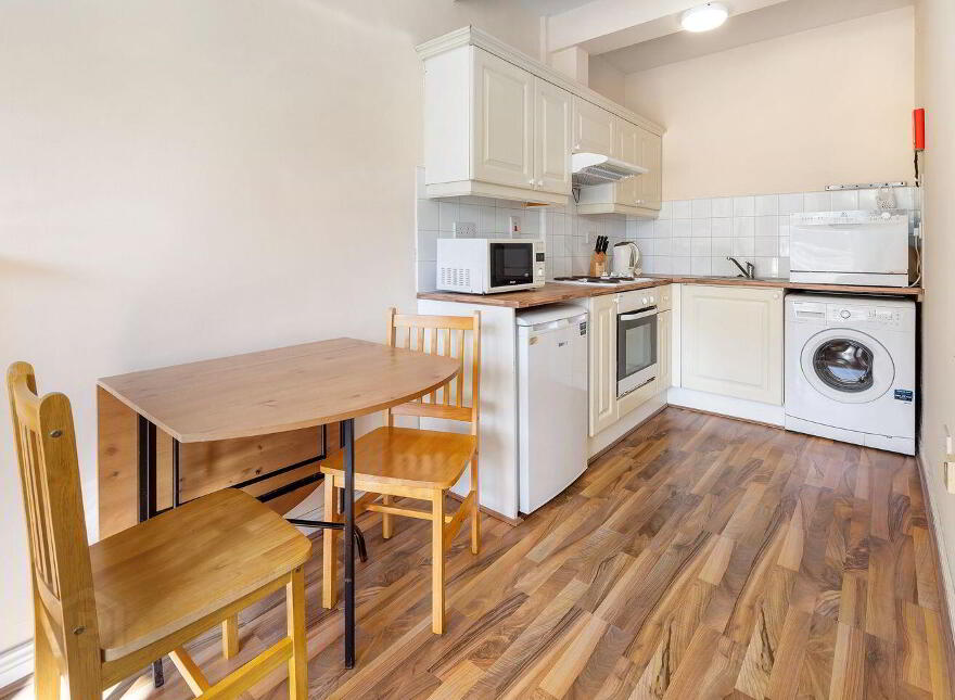 8 The Waterside, Charlotte Quay, Dublin 4, D04DW25