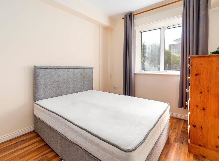 8 The Waterside, Charlotte Quay, Dublin 4, D04DW25