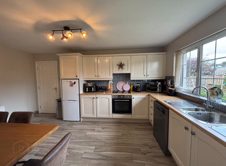 24 Rathgannon, Warrenpoint, Newry, BT34 3TU