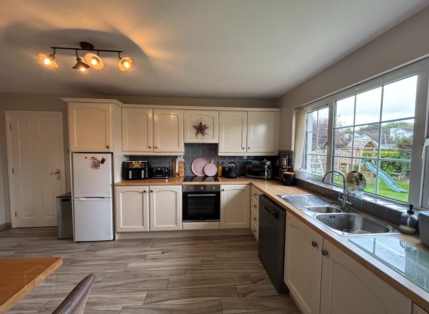 24 Rathgannon, Warrenpoint, Newry, BT34 3TU