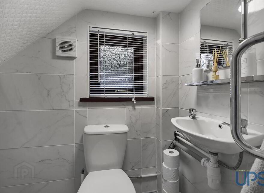8 La Salle Park, Falls Road, Belfast, BT12 6DL