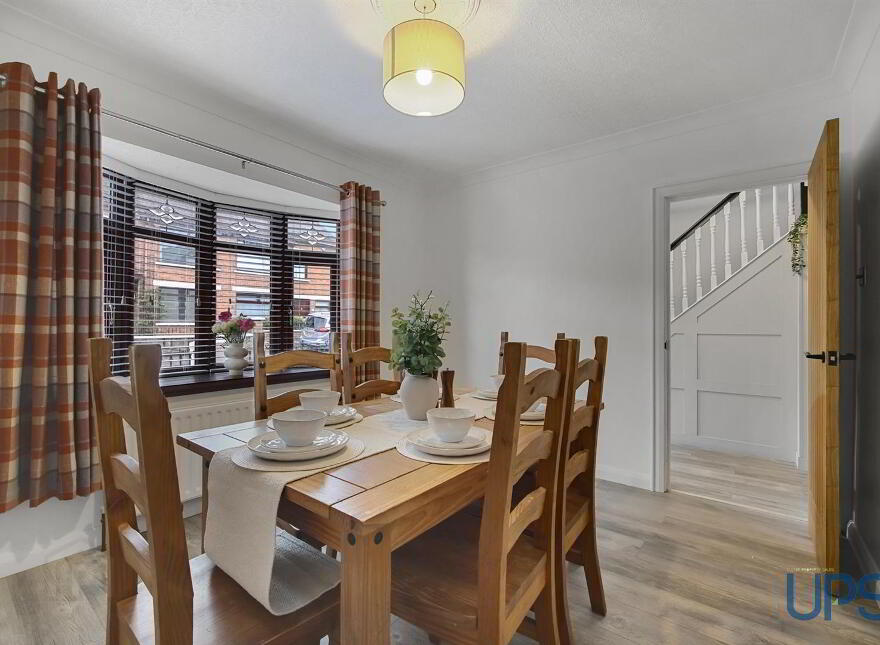 8 La Salle Park, Falls Road, Belfast, BT12 6DL