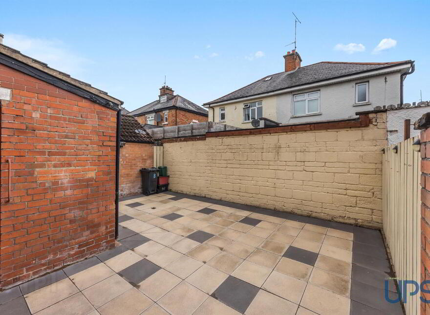 8 La Salle Park, Falls Road, Belfast, BT12 6DL