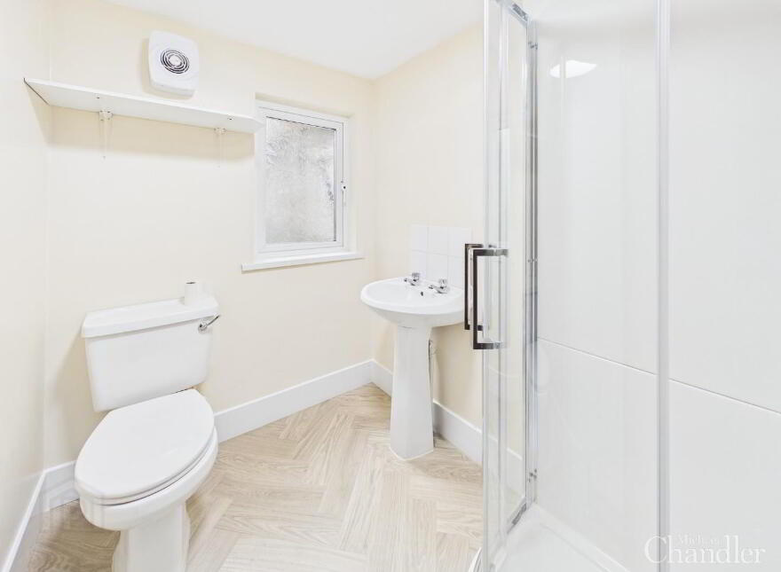 Apt 1, 74 Fitzroy Avenue, Belfast, BT7 1HX