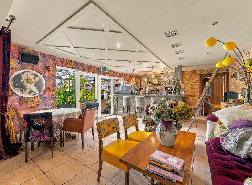 The Thatch, Traditional Bar & Restaurant, Killenard, R32NNP8