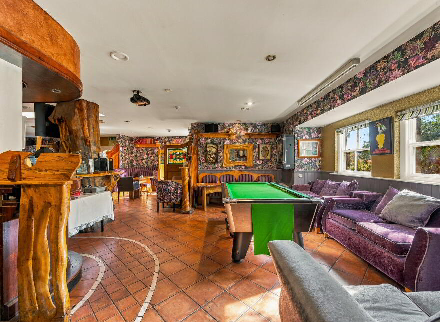 The Thatch, Traditional Bar & Restaurant, Killenard, R32NNP8