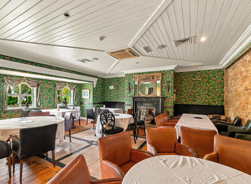 The Thatch, Traditional Bar & Restaurant, Killenard, R32NNP8