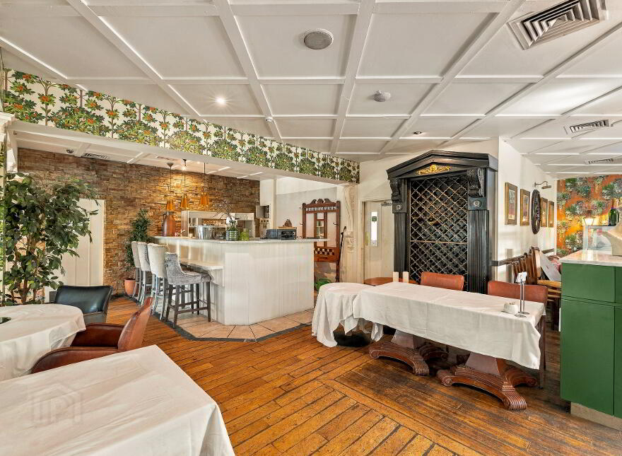 The Thatch, Traditional Bar & Restaurant, Killenard, R32NNP8