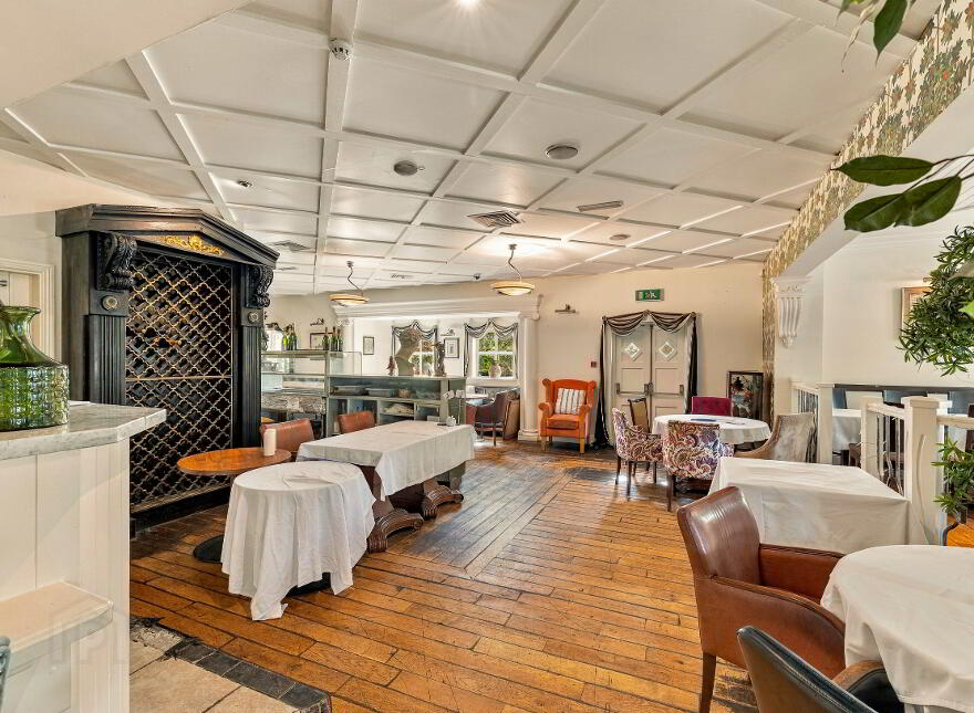 The Thatch, Traditional Bar & Restaurant, Killenard, R32NNP8