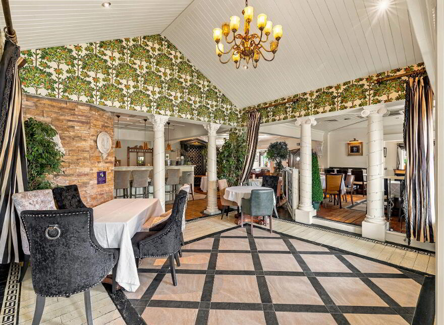 The Thatch, Traditional Bar & Restaurant, Killenard, R32NNP8
