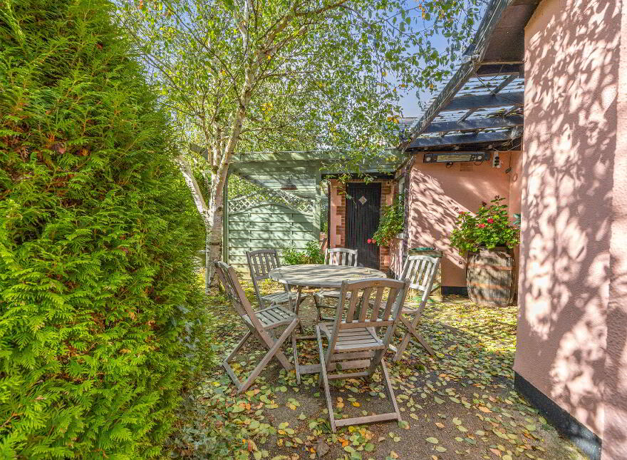 The Thatch, Traditional Bar & Restaurant, Killenard, R32NNP8