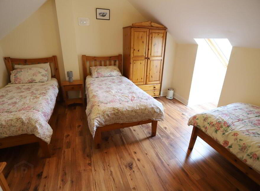 1 Burren Dale, Kinvara, Kinvara, H91C6HP