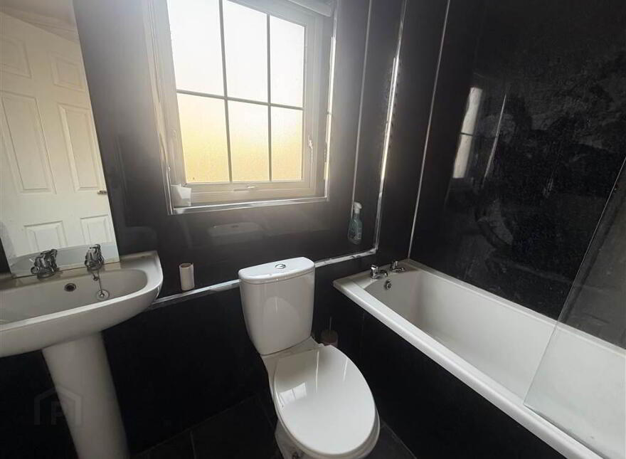 15 Lisvarna Heights, Belfast, BT12 4PN