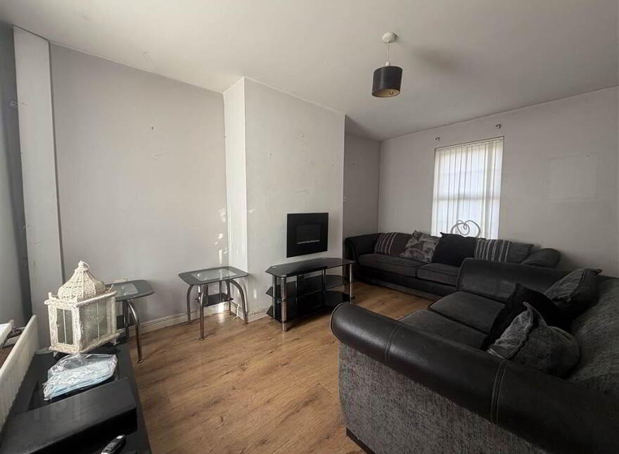 15 Lisvarna Heights, Belfast, BT12 4PN