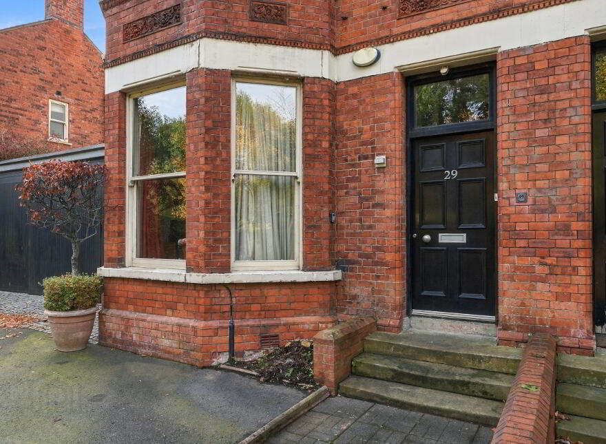 Southpark Villa, 29 Park Road, Belfast, BT7 2FX photo 4