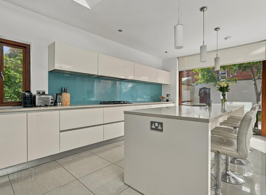 Southpark Villa, 29 Park Road, Belfast, BT7 2FX