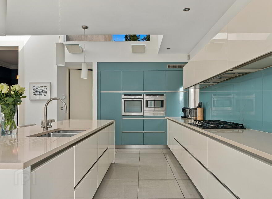 Southpark Villa, 29 Park Road, Belfast, BT7 2FX