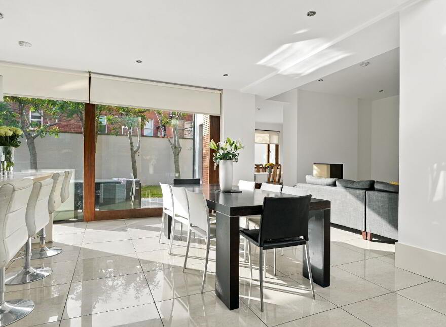 Southpark Villa, 29 Park Road, Belfast, BT7 2FX