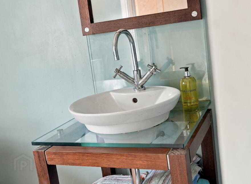 Southpark Villa, 29 Park Road, Belfast, BT7 2FX