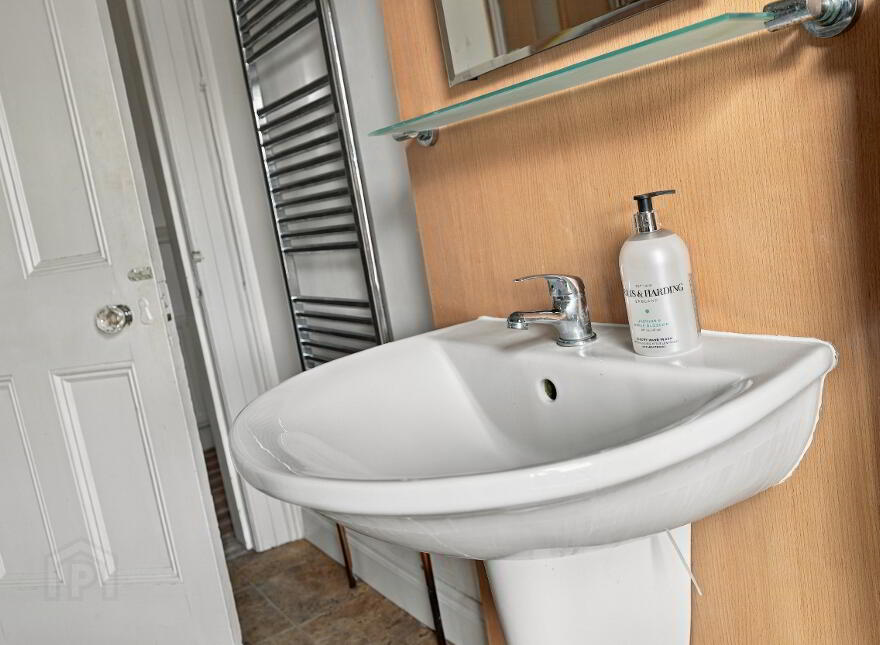Southpark Villa, 29 Park Road, Belfast, BT7 2FX