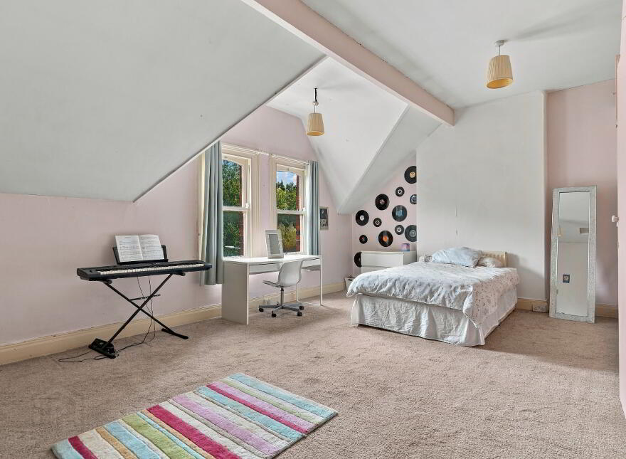 Southpark Villa, 29 Park Road, Belfast, BT7 2FX