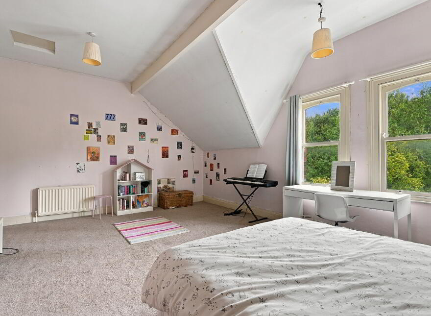 Southpark Villa, 29 Park Road, Belfast, BT7 2FX