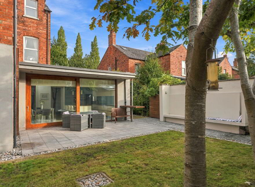 Southpark Villa, 29 Park Road, Belfast, BT7 2FX
