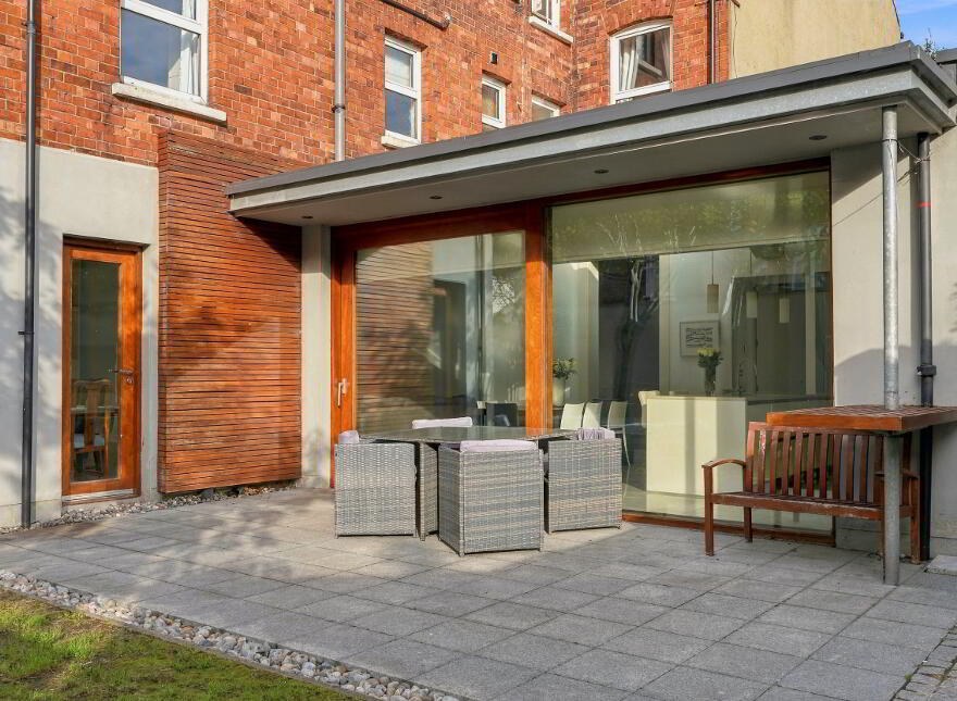 Southpark Villa, 29 Park Road, Belfast, BT7 2FX