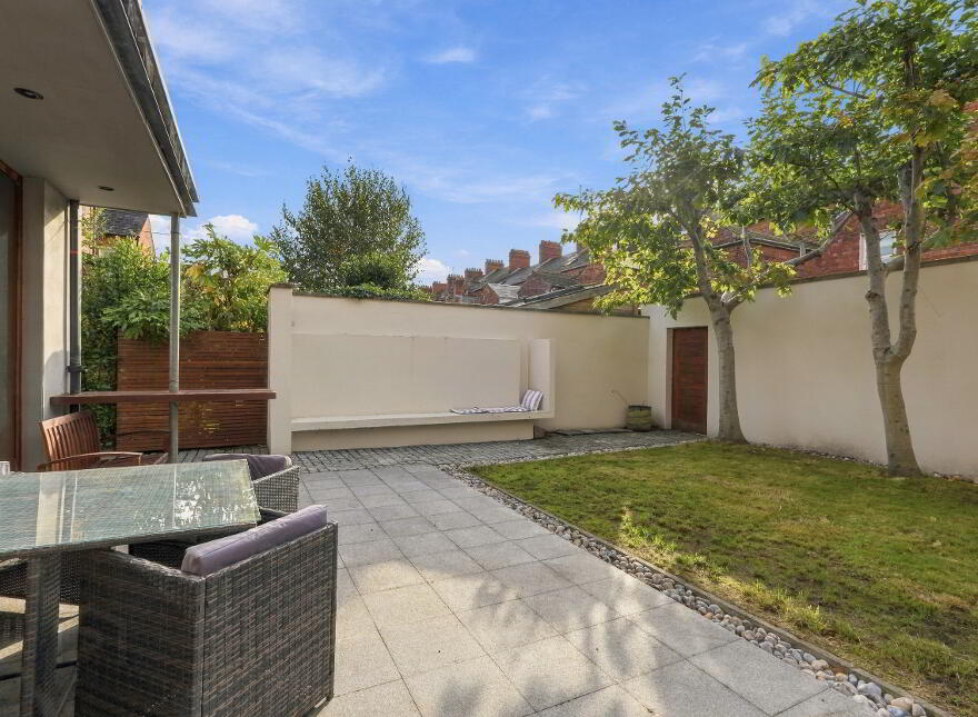 Southpark Villa, 29 Park Road, Belfast, BT7 2FX