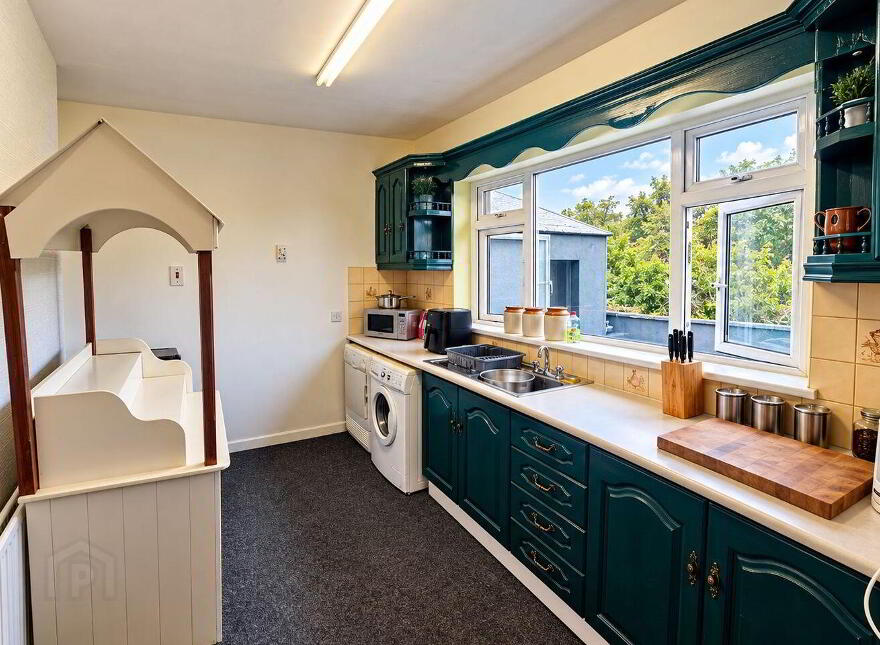 Cloonshanville, Frenchpark, Castlerea, F45X820