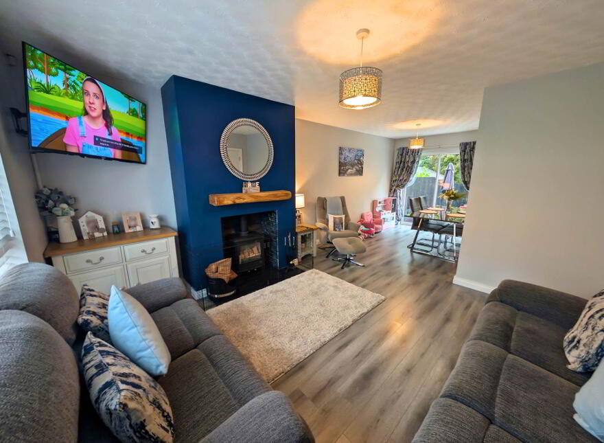 11 Molyneaux Avenue, Larne, BT40 2TU