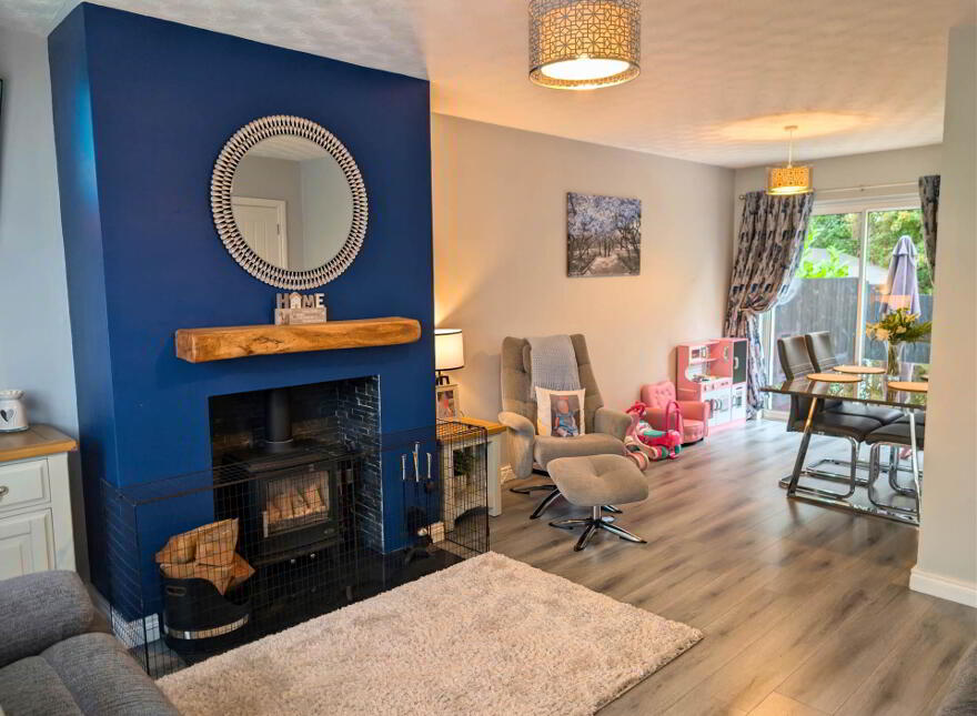 11 Molyneaux Avenue, Larne, BT40 2TU