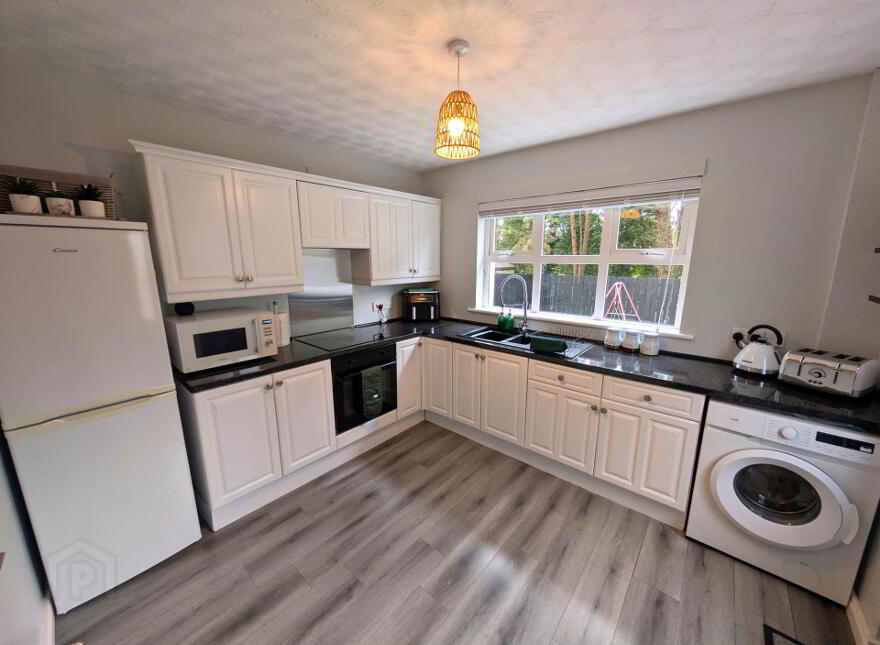 11 Molyneaux Avenue, Larne, BT40 2TU